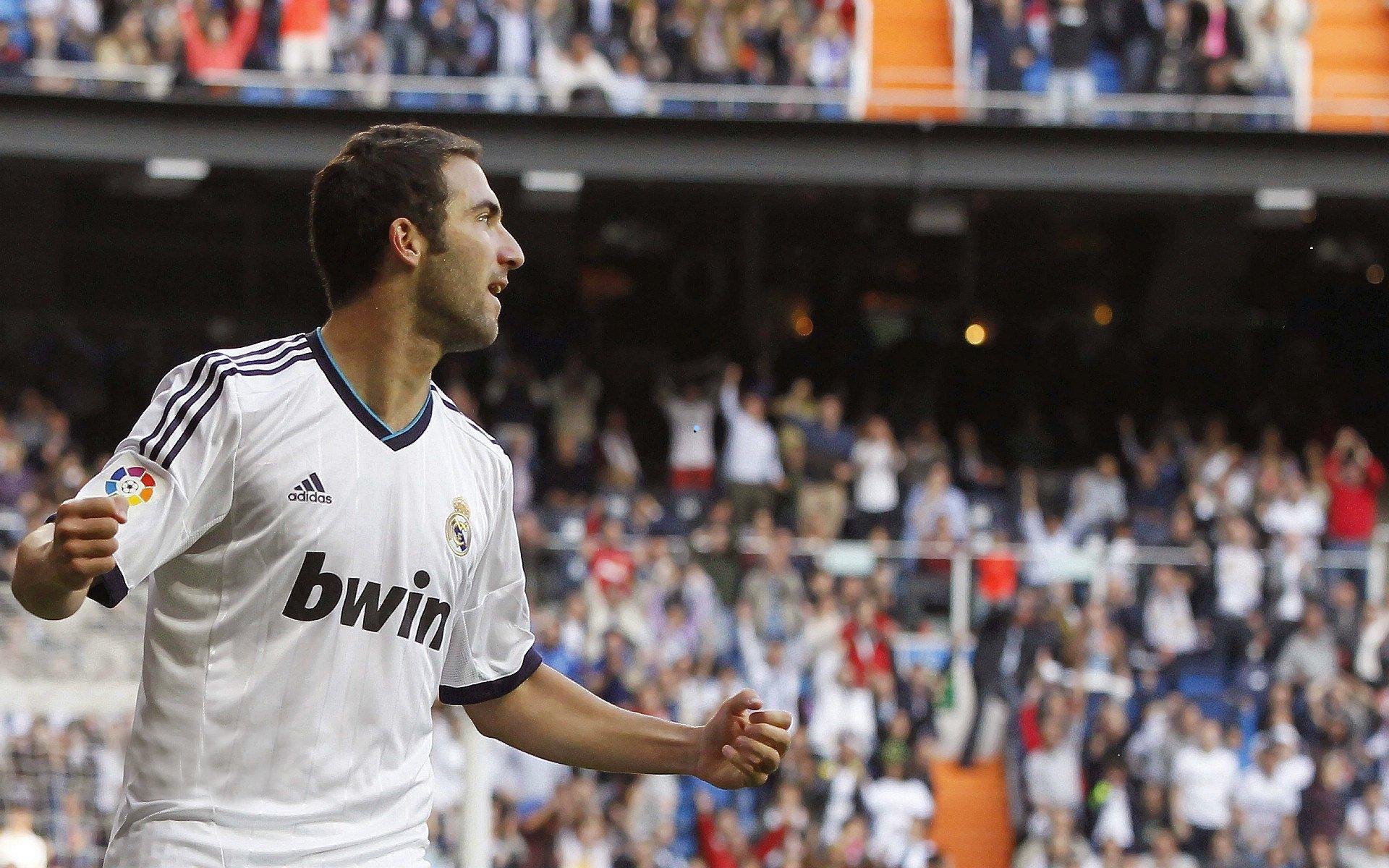 欧联救赎之战，费内巴切主场硬撼维拉，中前场战术博弈定生死