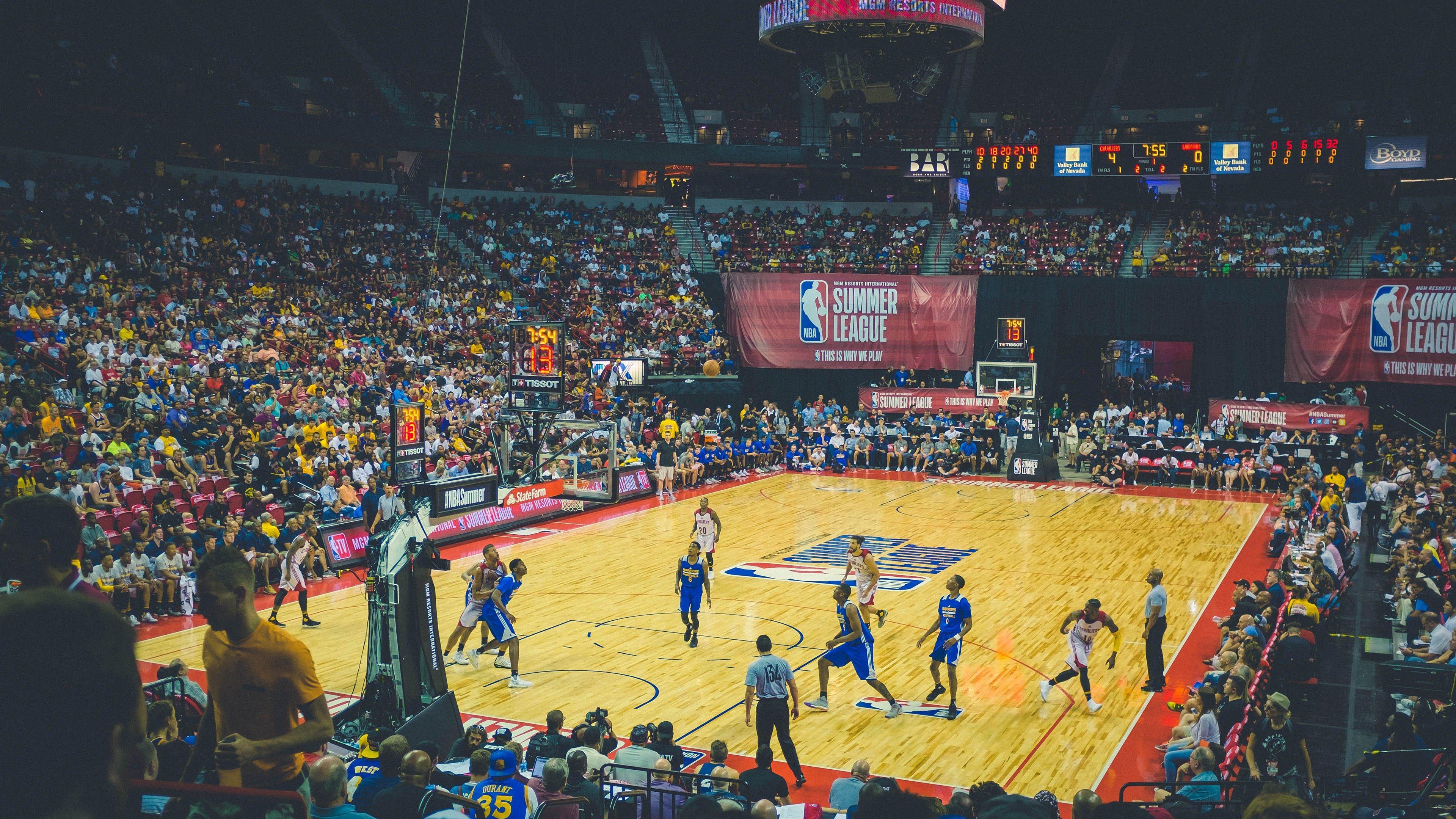 每体披露，卡萨多决意留守巴萨，马竞转向若昂-戈麦斯作为中场补强目标